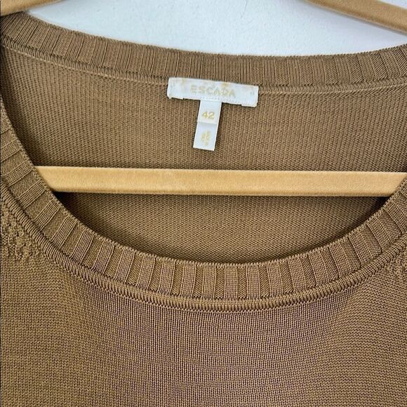 ESCADA Elevated Basic Neutral Wool Blouse - Picture 2 of 6